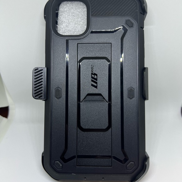 Lot of 3 iPhone 11 cases. 2 new, 1 like new - Picture 12 of 13